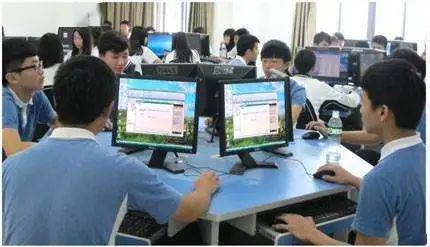 电子商务专业有几个班级